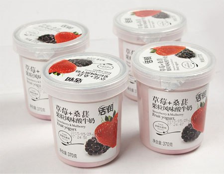 <b>草莓桑葚果粒风味酸奶</b>