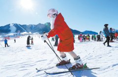 滑雪、玩雪广受追捧，冰雪经济热起来